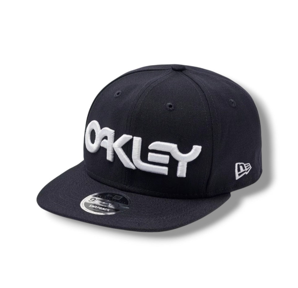 Gorra OAKLEY plana black (ajustable)